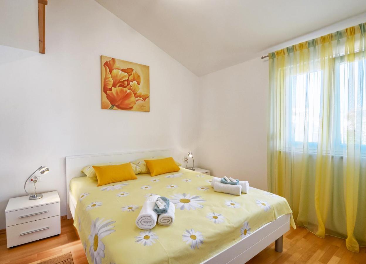 Apartman Maksim Баньоле Екстериор снимка
